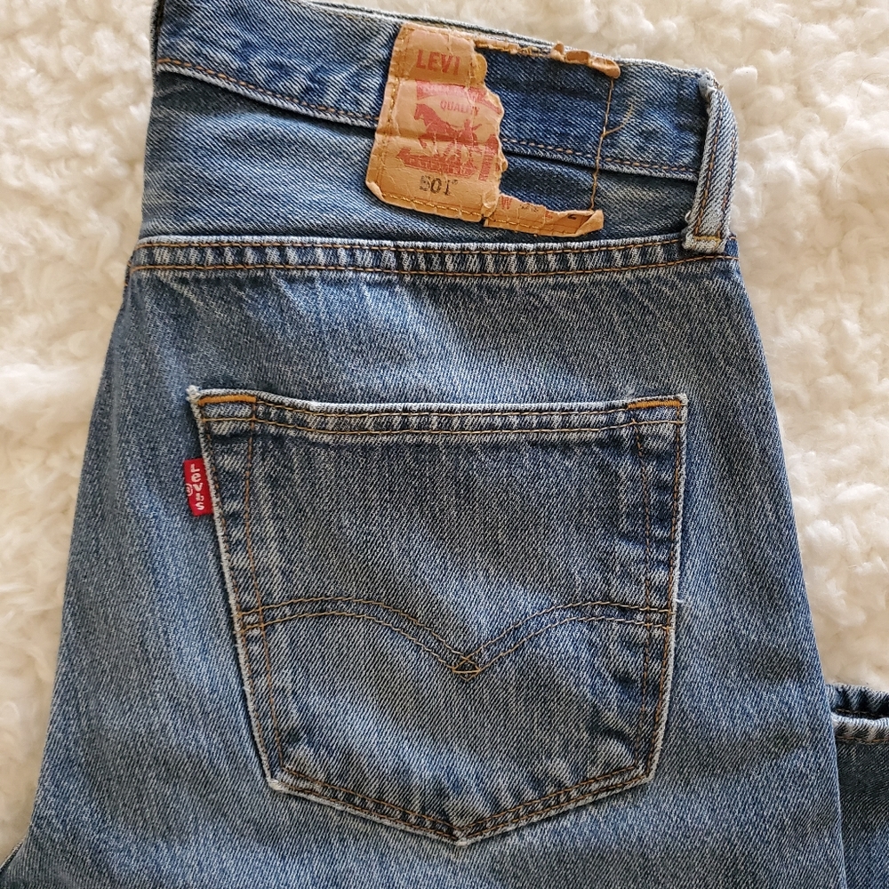 Vintage Levi's Buttonfly 501 Jeans size 31